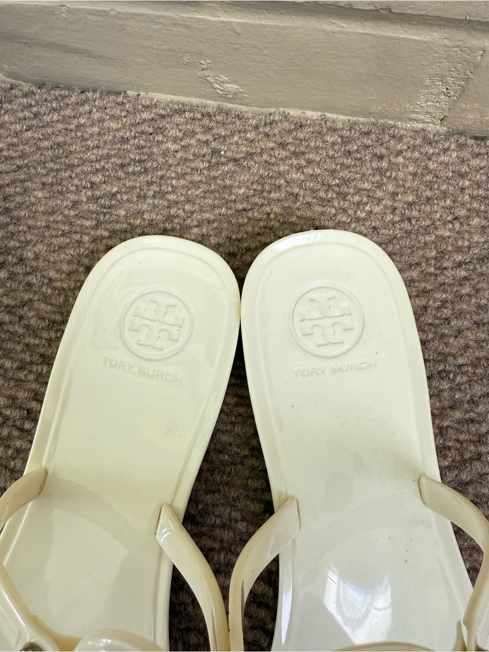 Tory Burch Mini Miller Women’s Jelly Flip Flip Sandals Ivory / Gold Size 7M EUC - Picture 3 of 5